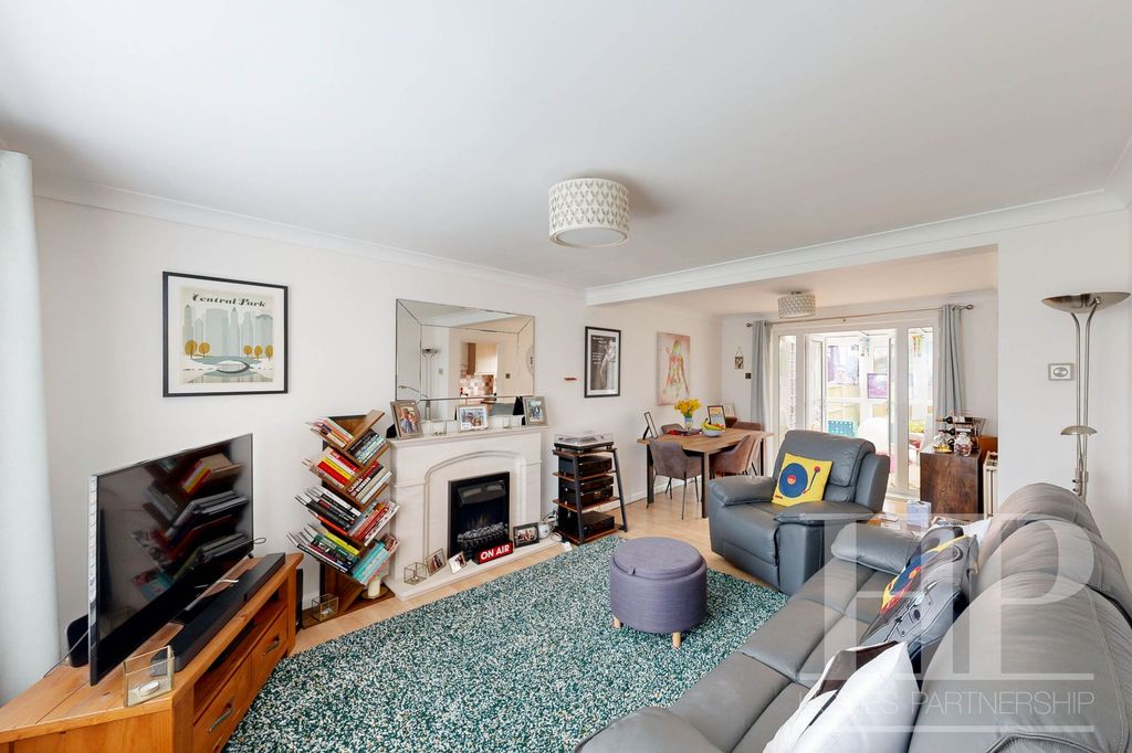 Property photo 2 of 16