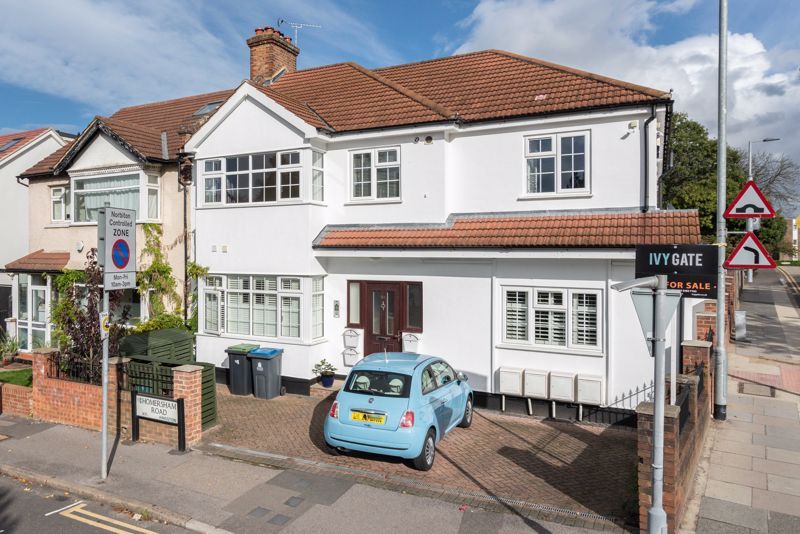 Property photo 1 of 12 Ivy Gate Professional Photography