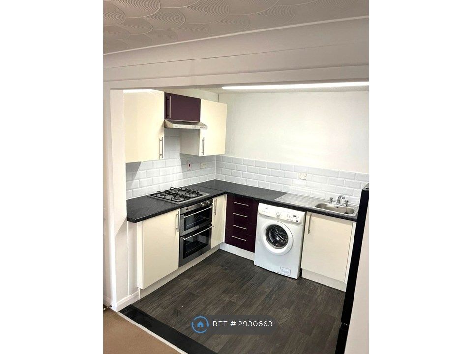 Property photo 2 of 17 Kitchen
