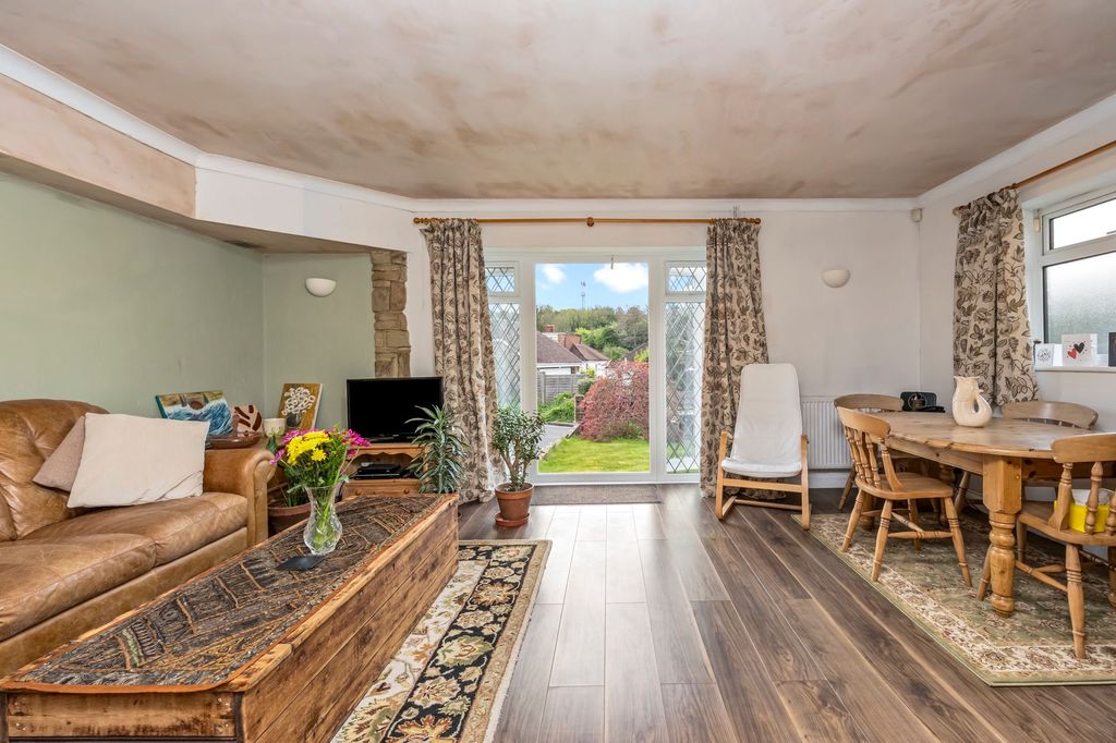 Property photo 3 of 21