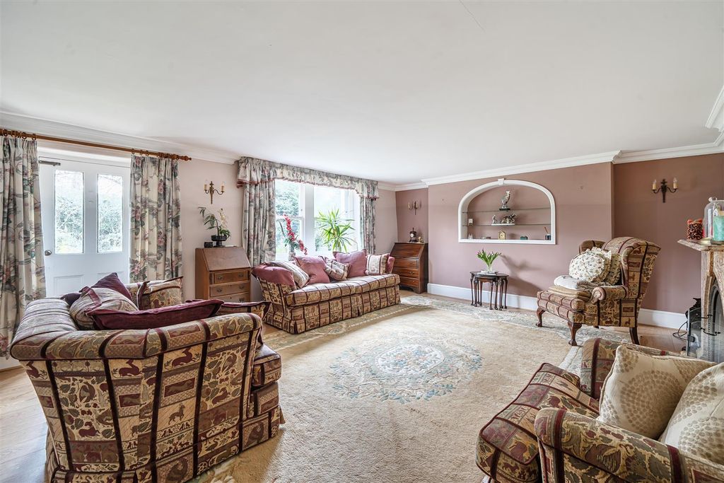 Property photo 2 of 24 1404842-17-699355F91B219.Jpg