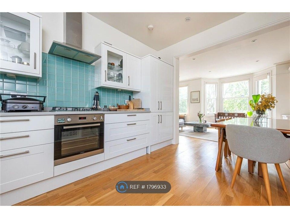 Property photo 3 of 9 Kitchen
