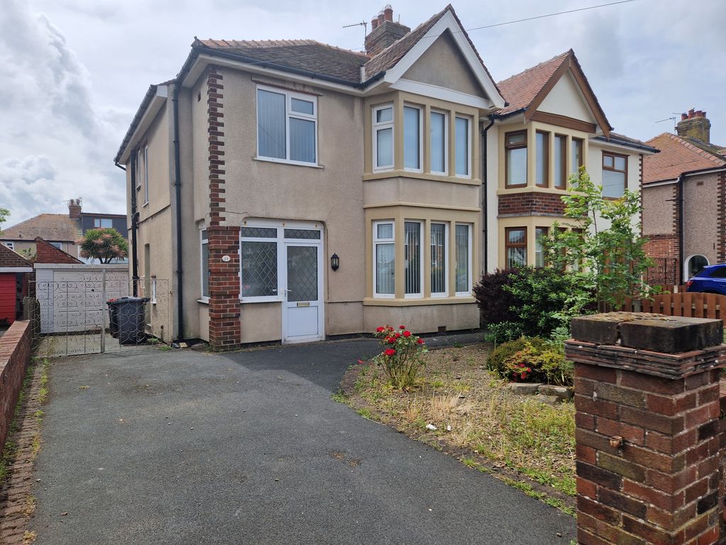 Property photo 1 of 9 1000137859