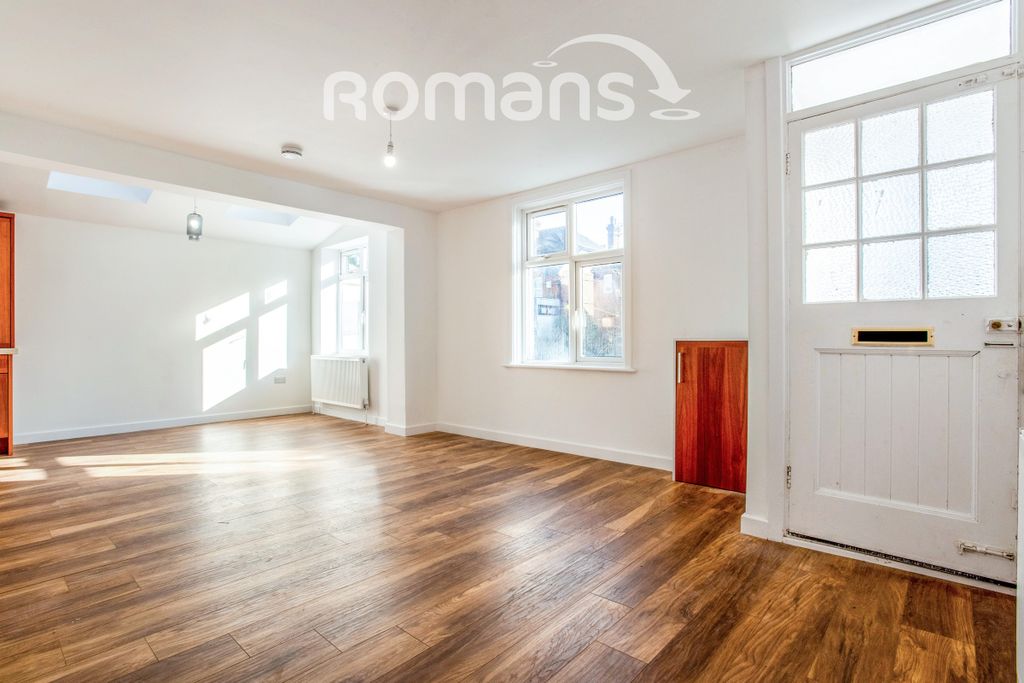 Property photo 2 of 8 Lounge