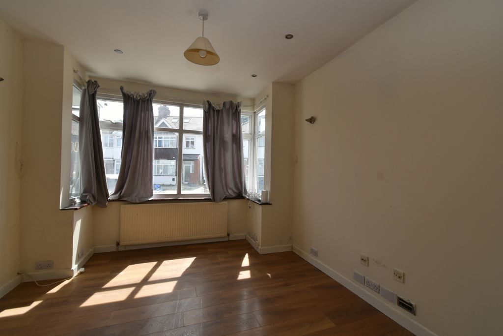 Property photo 2 of 17 Gallery