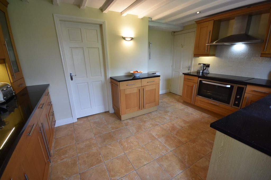 Property photo 3 of 37 Kitchen