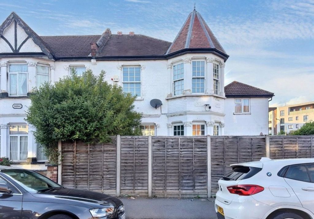 Property photo 1 of 11