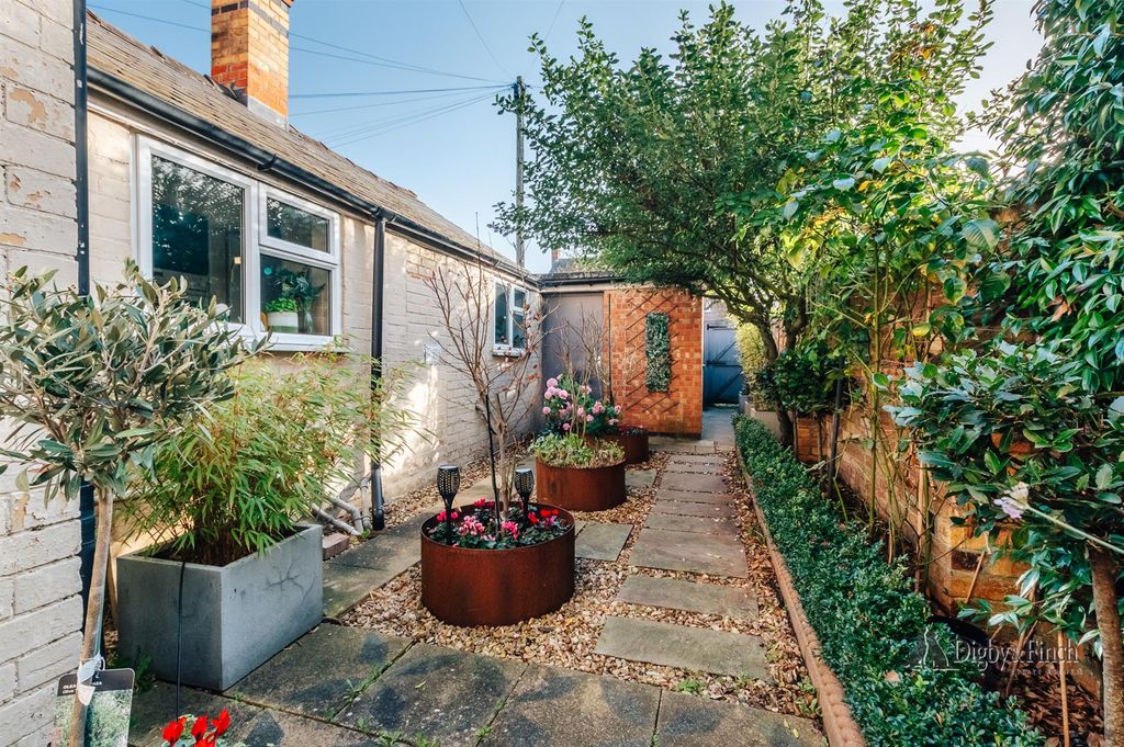 Property photo 3 of 24 Princes Road-63.Jpg