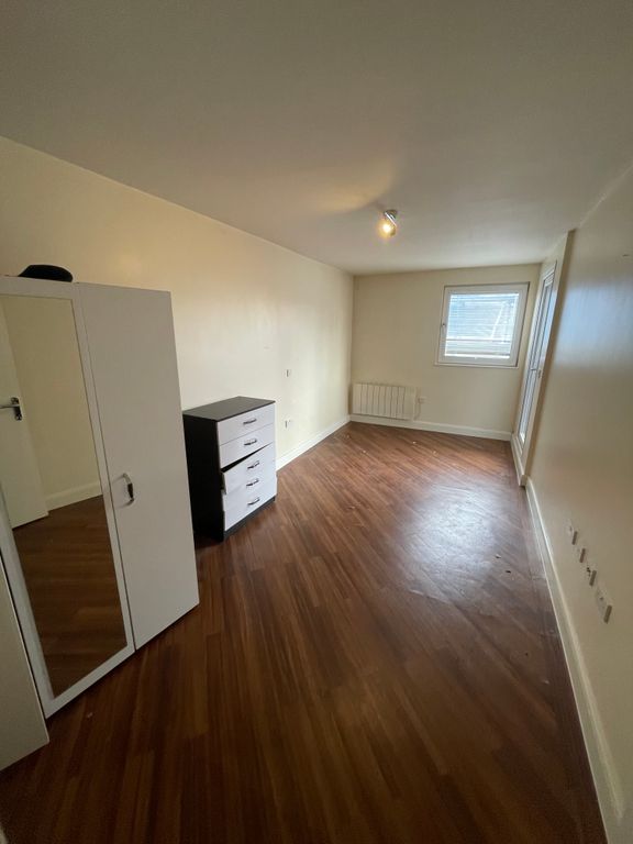 Property photo 3 of 5