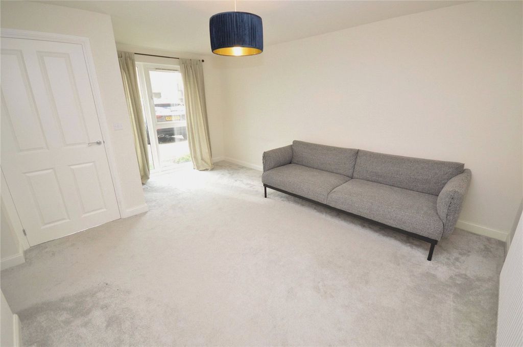 Property photo 3 of 13 Picture No. 32