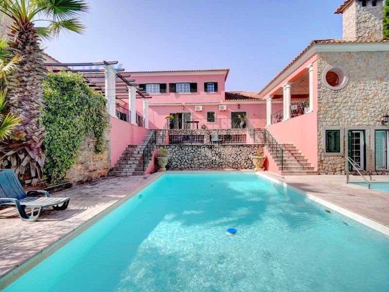 Property photo 2 of 50