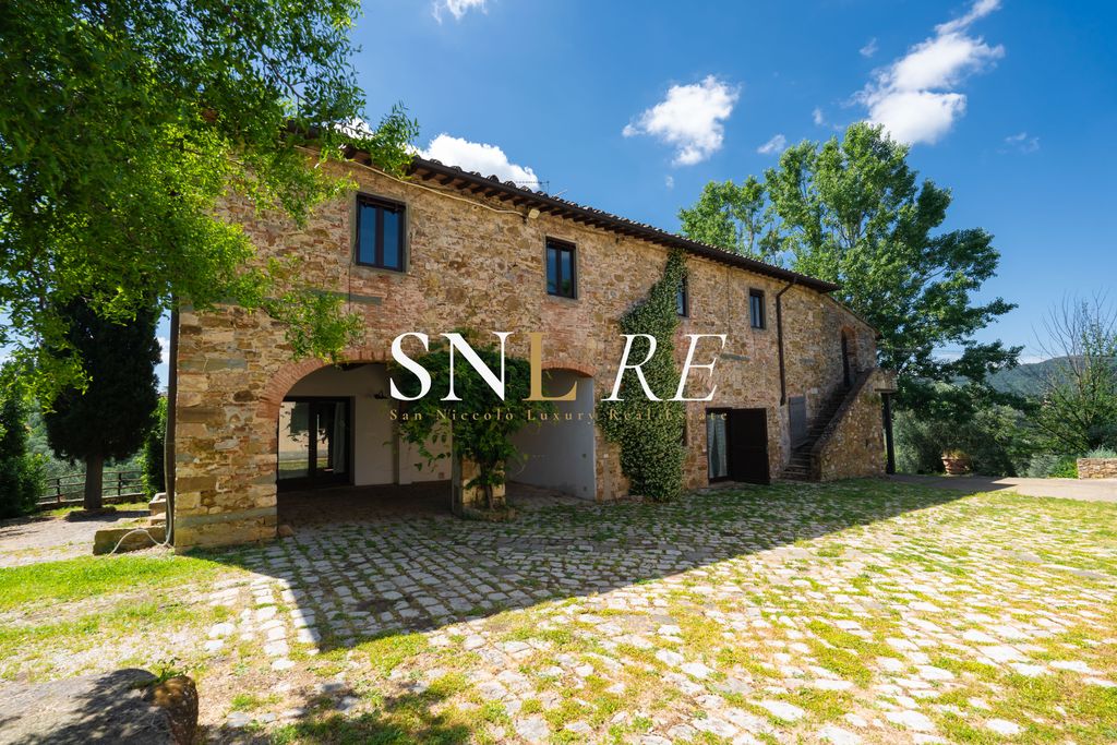 Property photo 2 of 11