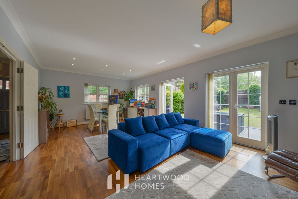 Property photo 3 of 25