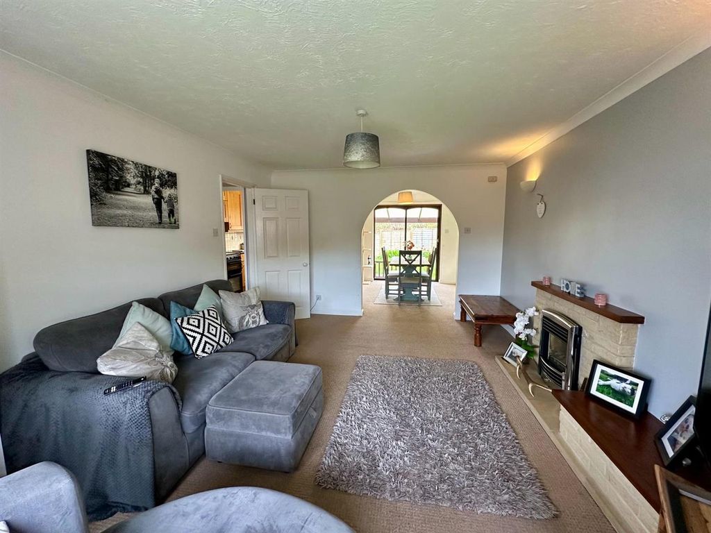 Property photo 2 of 12