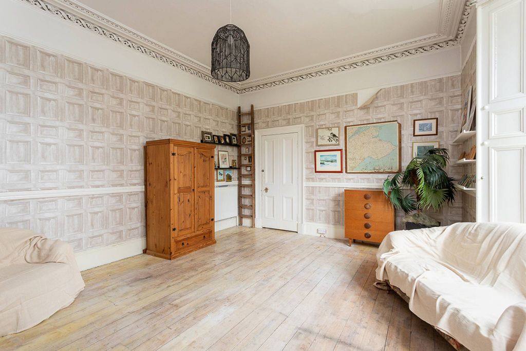 Property photo 3 of 40