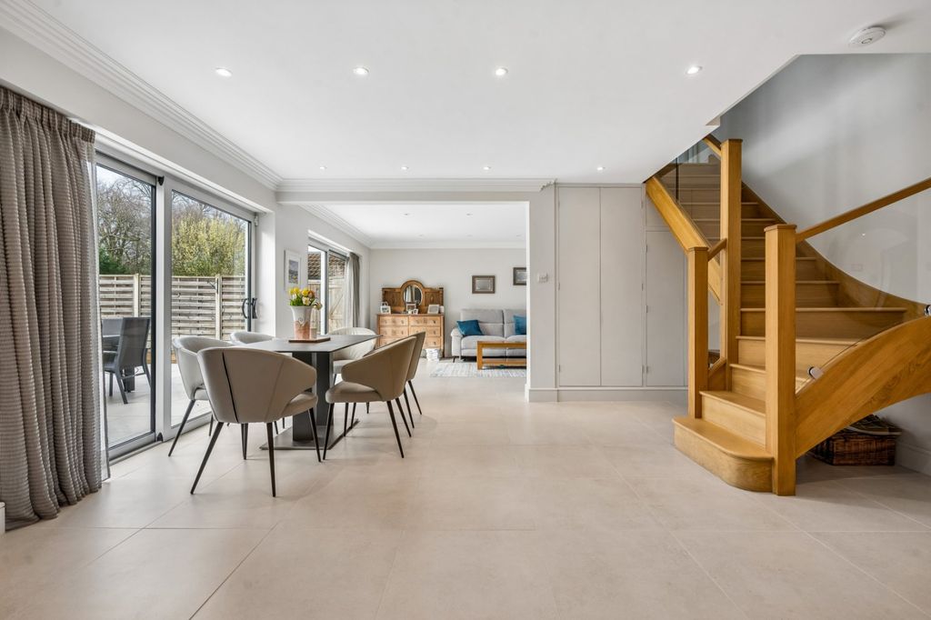 Property photo 3 of 30 Dining Area