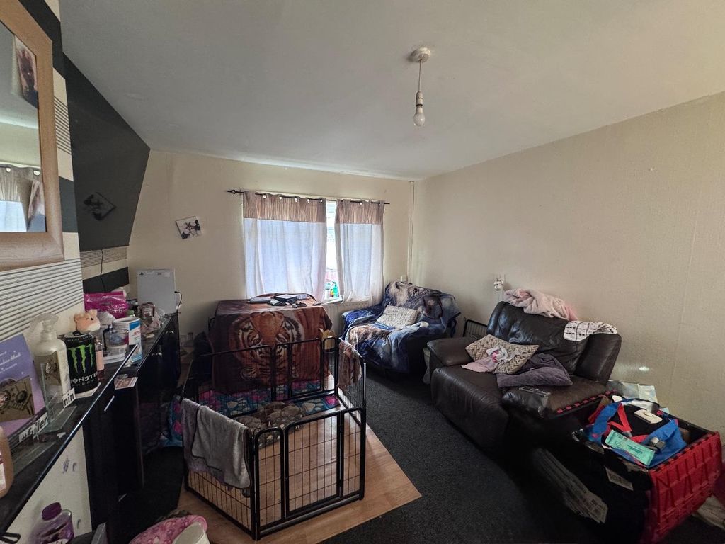 Property photo 2 of 7 Lounge