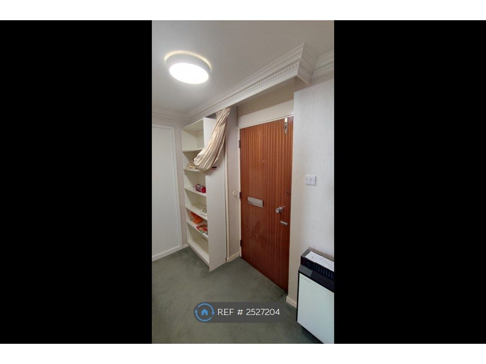 Property photo 2 of 12 Entrance Hallway