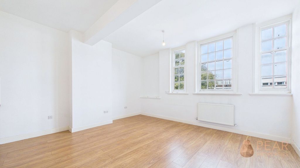 Property photo 1 of 5