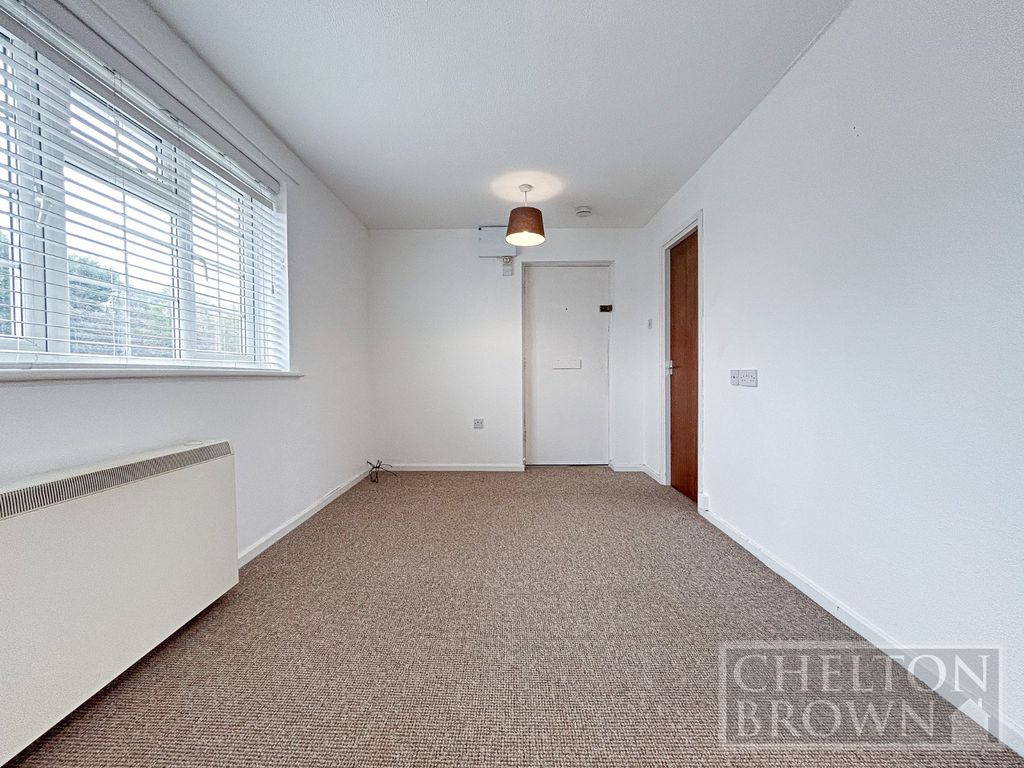 Property photo 2 of 15 Living/Bedroom Area