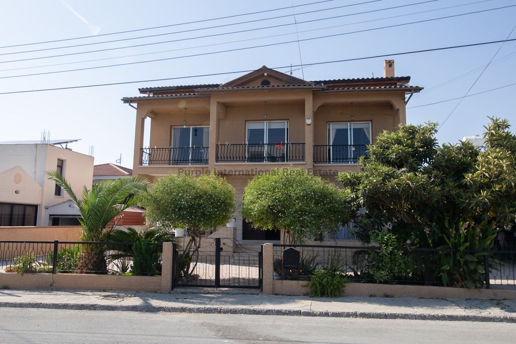 Property photo 1 of 40