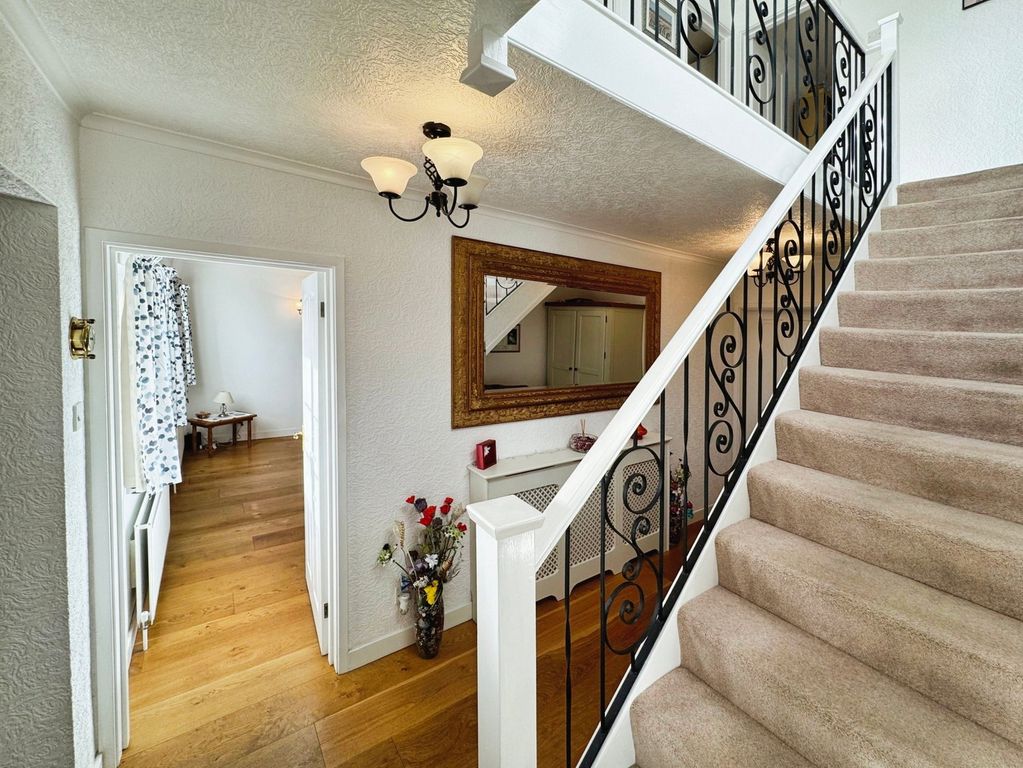 Property photo 2 of 34
