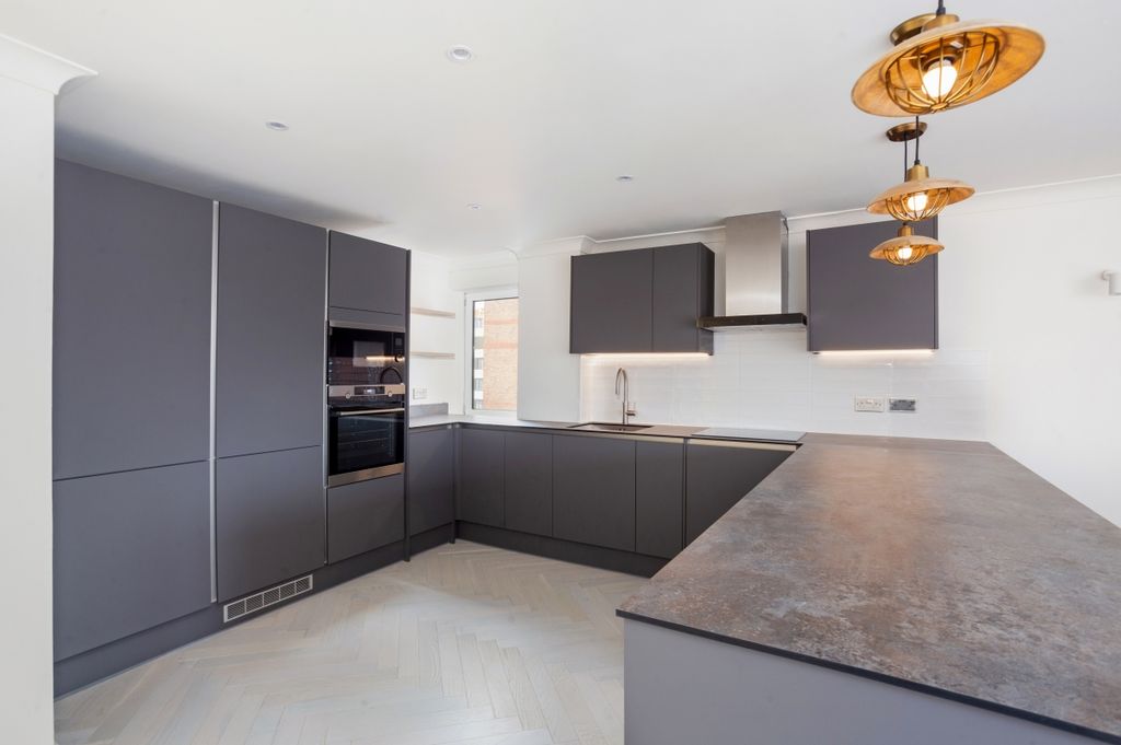 Property photo 3 of 14 64357_Flat 137, W...