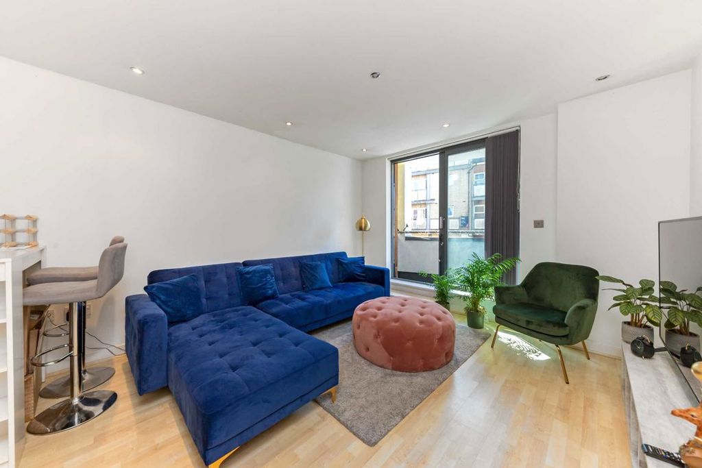 Property photo 2 of 7