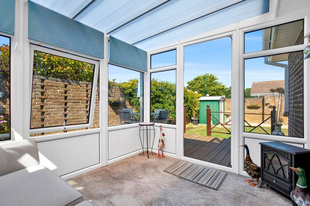 Property photo 3 of 26 Conservatory