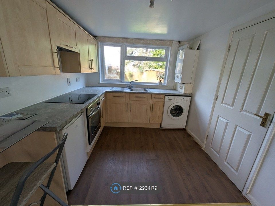 Property photo 1 of 4 Kitchen