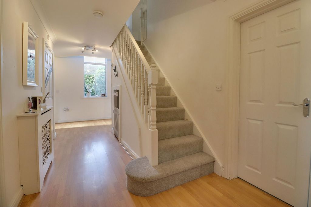 Additional image 4 of 4 bed detached house for saleNewbold Close, Lichfield WS13