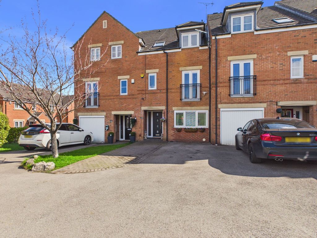 Property photo 1 of 15 External