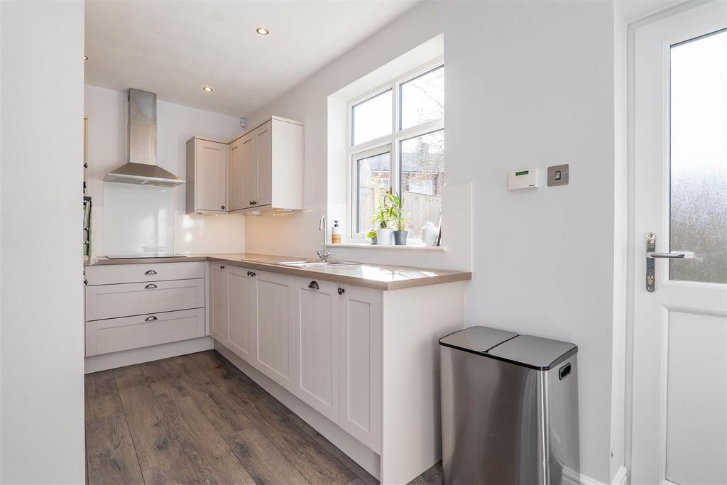 Property photo 3 of 24 Kitchen