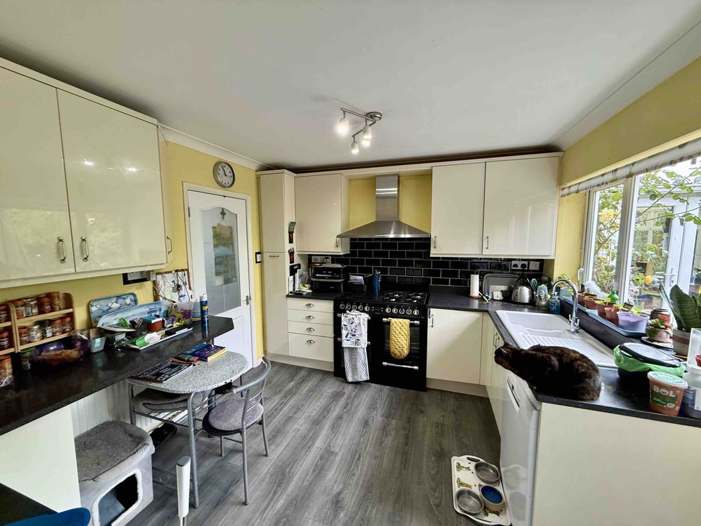 Property photo 3 of 26 Gallery