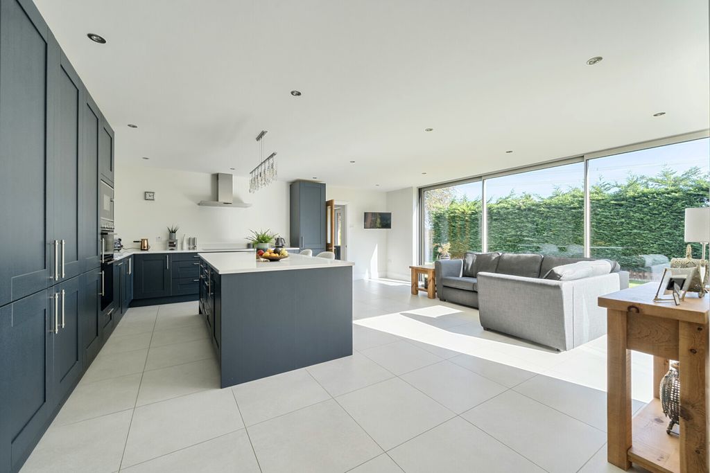 Property photo 3 of 23 Picture No. 34