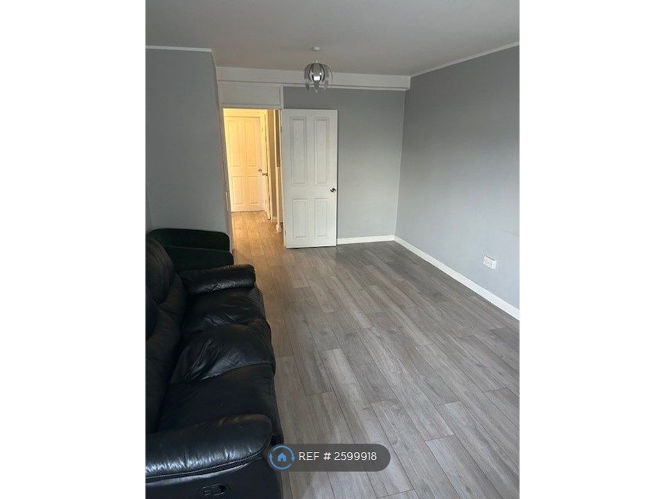 Property photo 1 of 8 Living Room