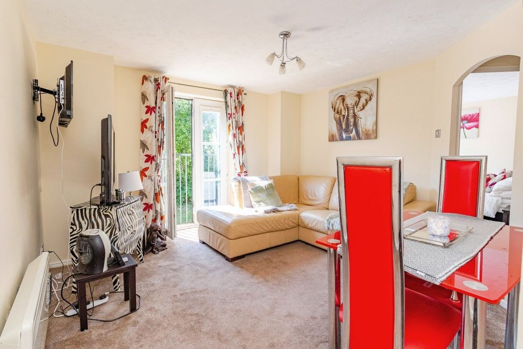Property photo 2 of 11