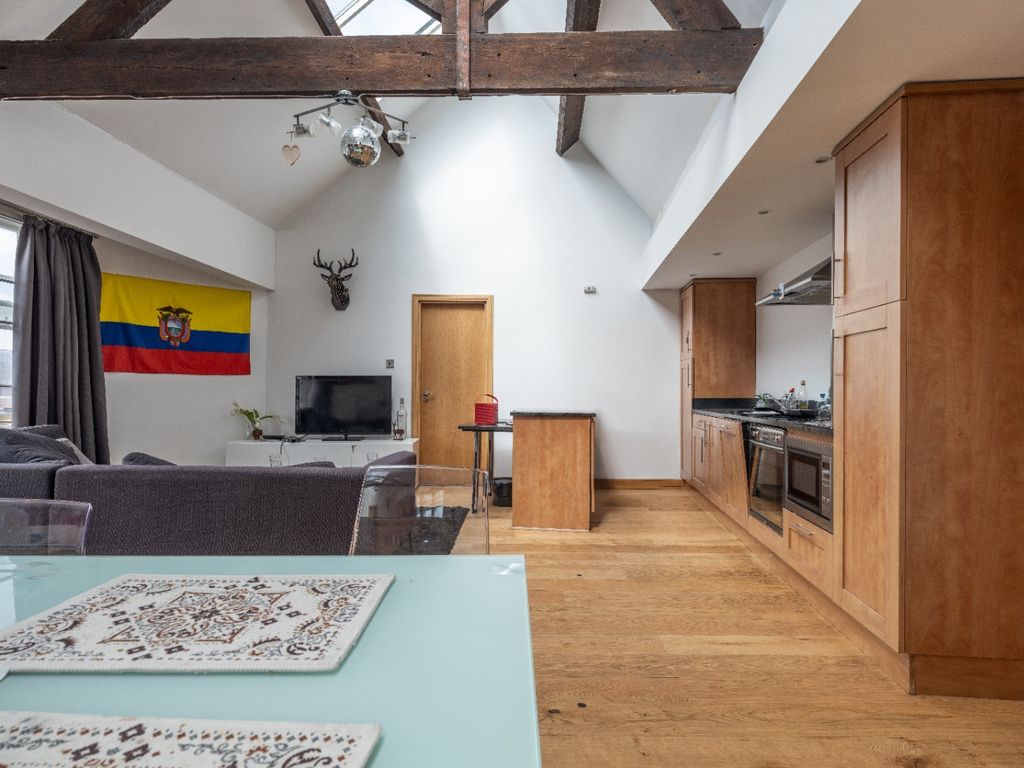Property photo 3 of 8 3706943