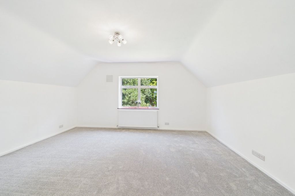 Property photo 3 of 13 Picture No. 01