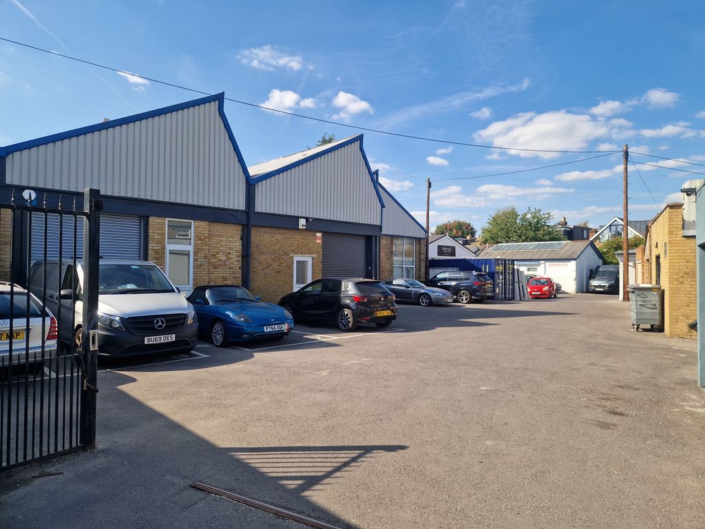 Property photo 1 of 3