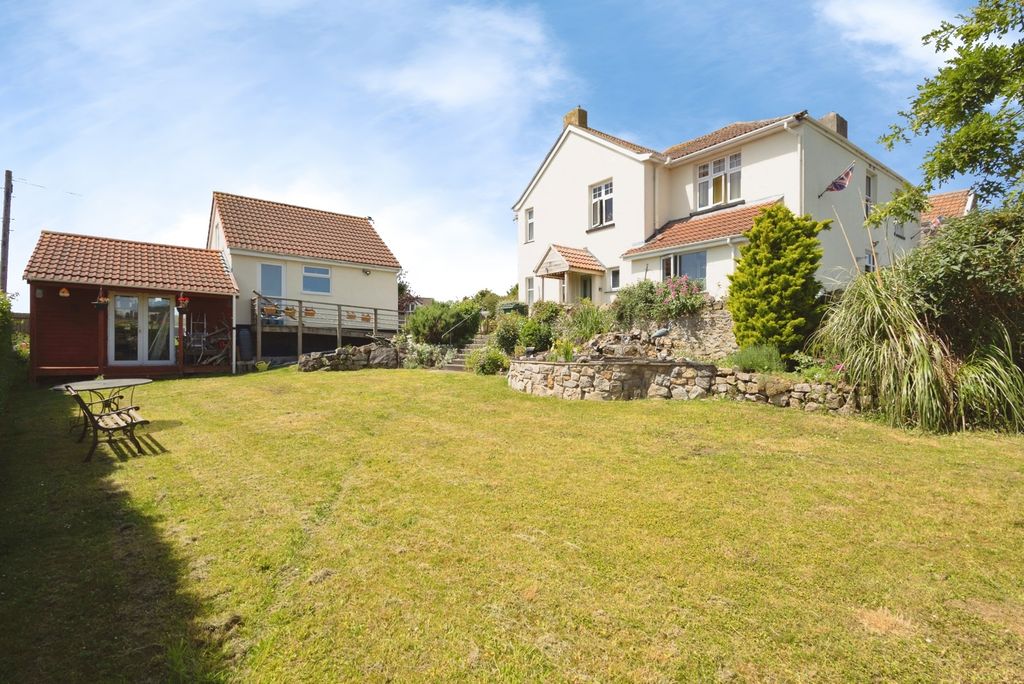 Property photo 1 of 36 Pbox-Img.Jpg
