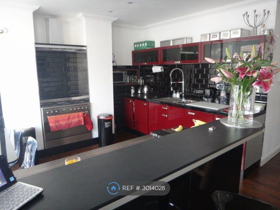Property photo 1 of 8 Well Specified Designer Kitchen
