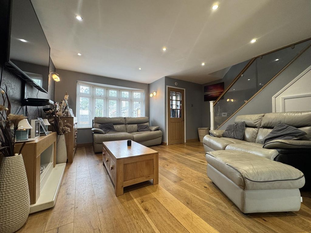 Property photo 2 of 43