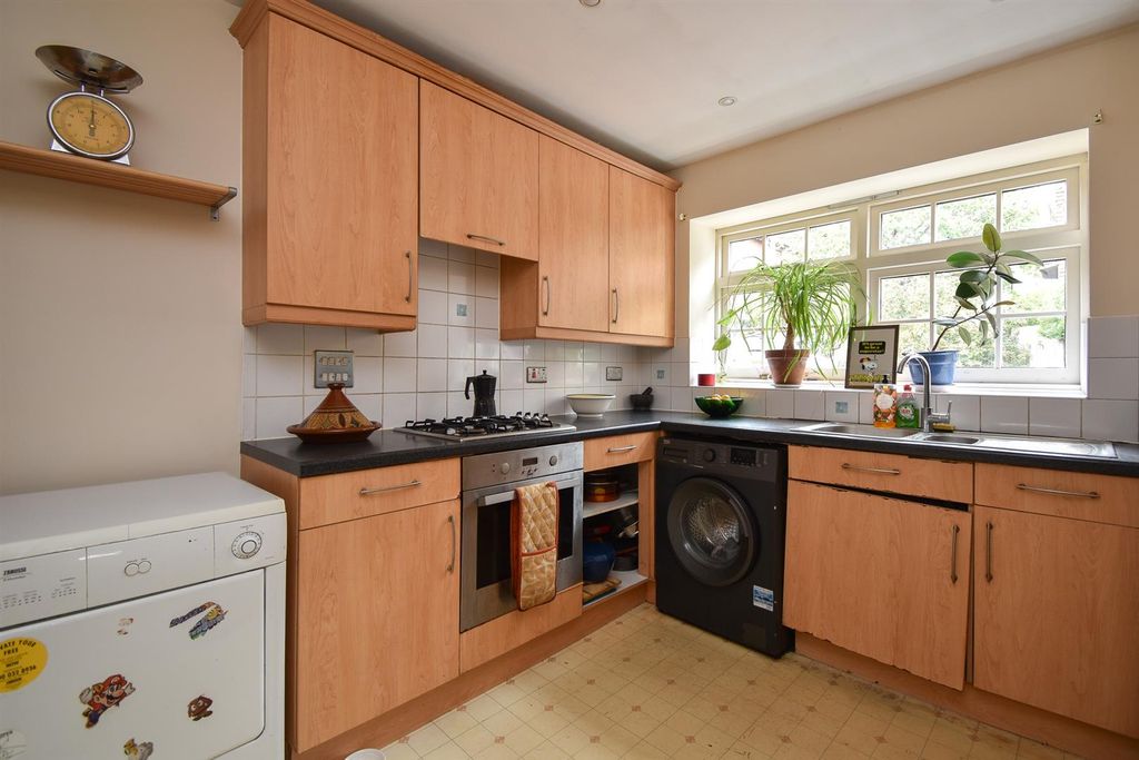 Property photo 3 of 20 Kitchen