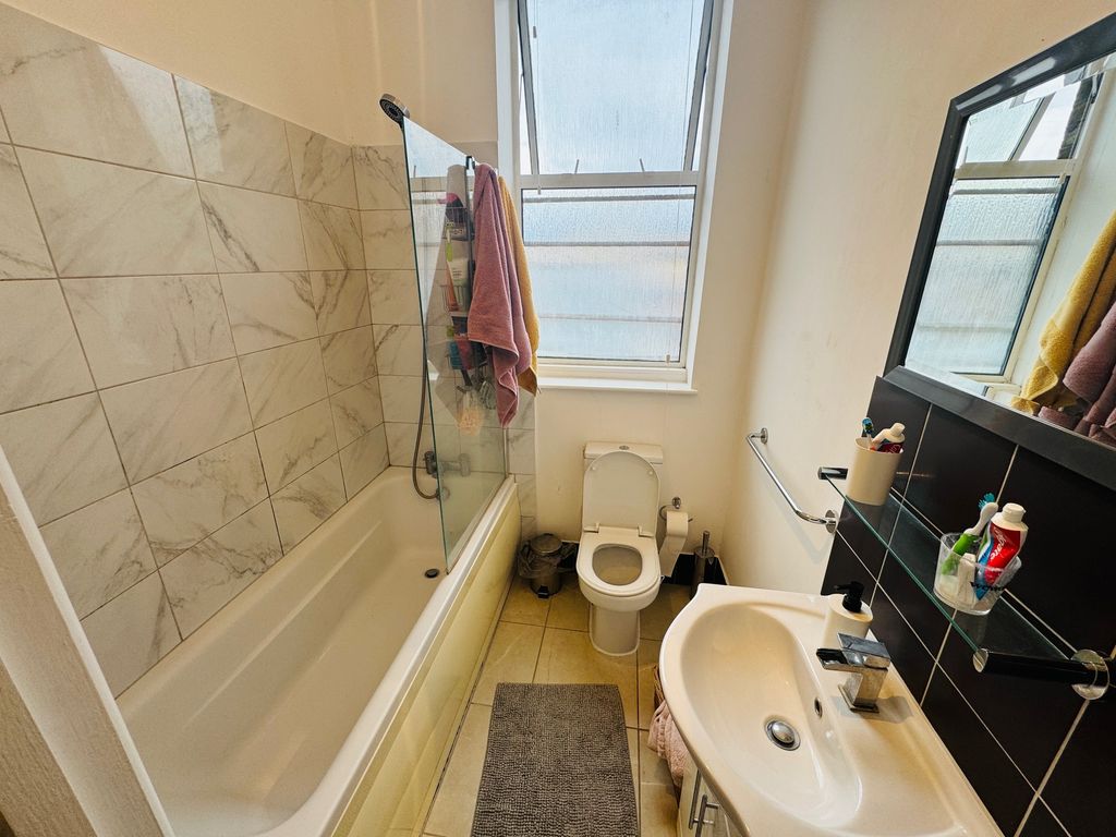 Property photo 1 of 3