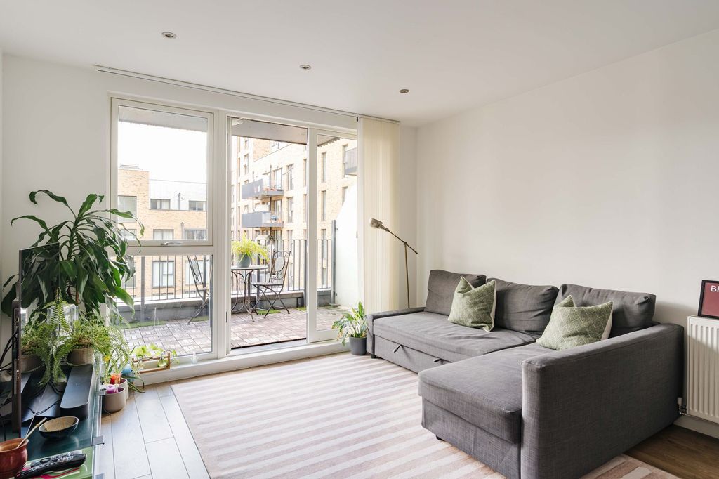 Property photo 1 of 15 Berger Court E3