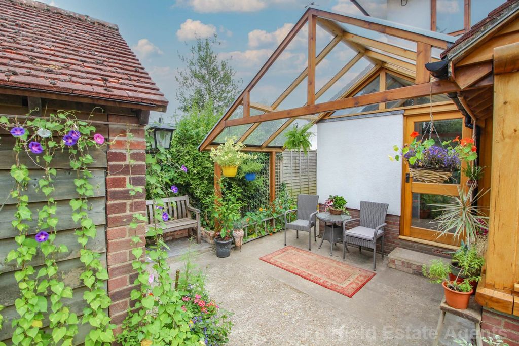 Property photo 2 of 21