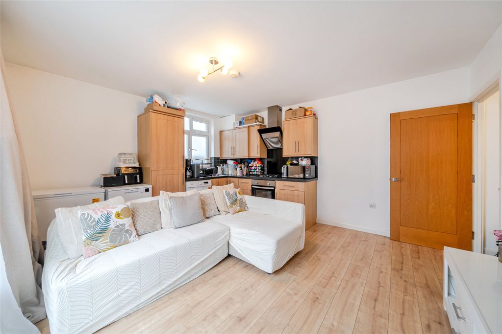 Property photo 3 of 19 Picture No. 17