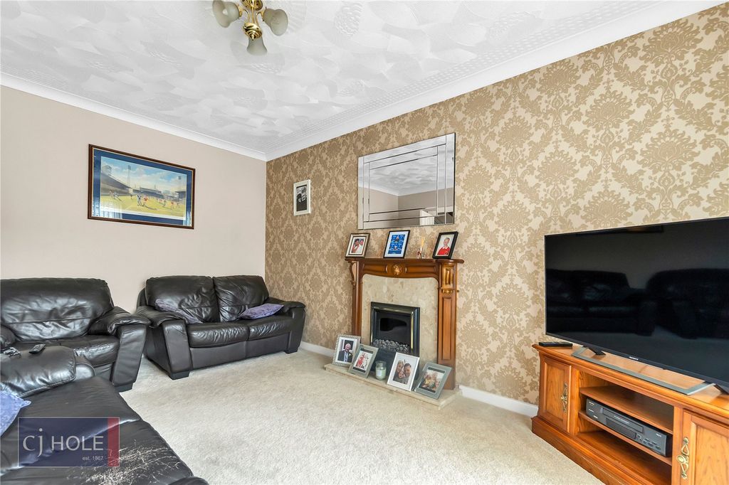 Property photo 3 of 12 Picture No. 10