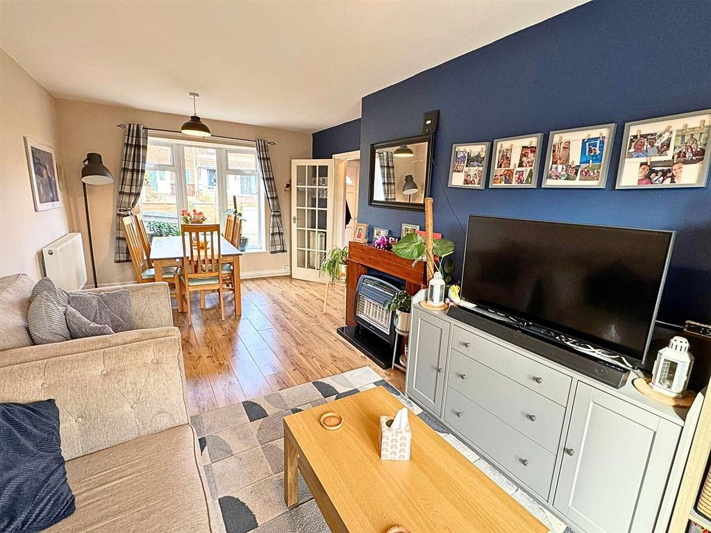 Property photo 3 of 15 Lounge/Dining Room